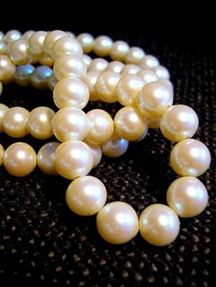 pearl necklace photo: fashion White_pearl_necklace.jpg