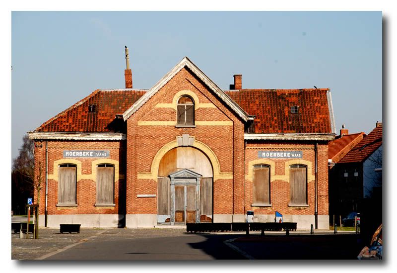 Moerbeke station
