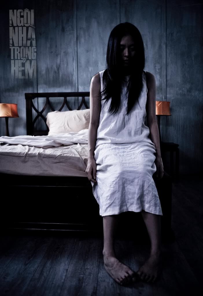 [Image: NgoiNhaTrongHem-PS-11.jpg]