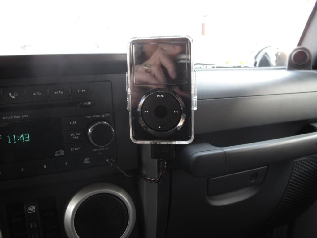 Jeep ipod mount #2