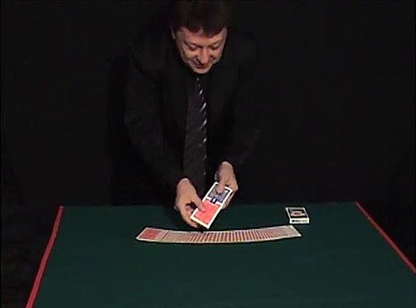 B015 Close Up Magic Trick Fast Transformaiton Deck+DVD  